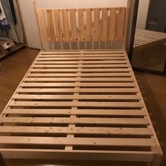 ダブルベッド　無塗装　北欧パイン 無垢材  木製ベットフレーム