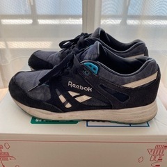 リーボックスニーカー25㎝　引き取り出来る方のみの画像