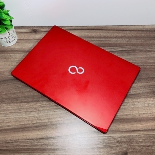 ノート PC Core i5 鮮やかレッドがイカしてます♪