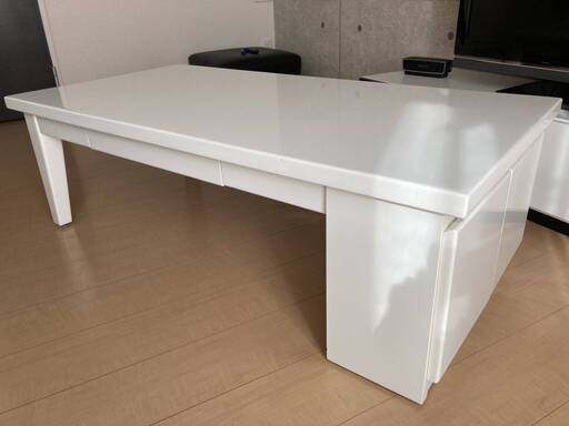 ニトリ　ローテーブル　白　鏡面