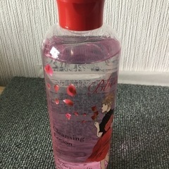 クレンジングローションとクリームの画像