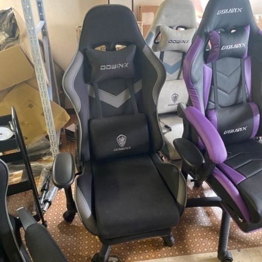 黒　ゲーミングチェア　中古品　オットマン付き