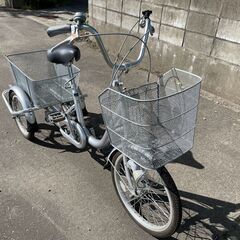 お買い物などに　おとな用三輪自転車　武田産業ナチュラルフロー　シルバー　屋内保管の画像