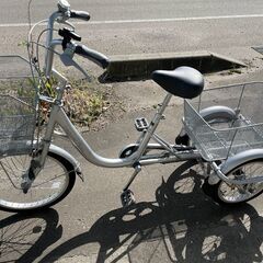 お買い物などに　おとな用三輪自転車　武田産業ナチュラルフロー　シルバー　屋内保管の画像