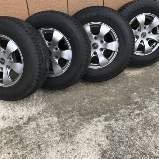 「終了」スタッドレスタイヤ、アルミセット「195/80R15」4本