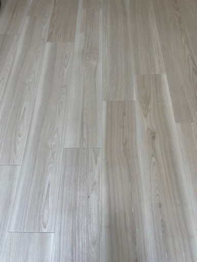 新品フロアタイル