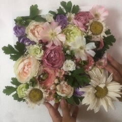 箱入り造花の画像