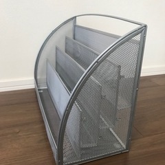 【値下げしました】マガジンラックの画像