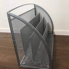 【値下げしました】マガジンラックの画像