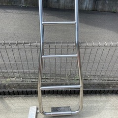 デリカD5 リアラダー