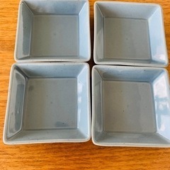 小皿4枚差し上げます