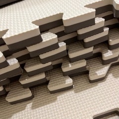 交渉中　アイリス　大判ジョイントマット（ベージュ&ブラウン）の画像