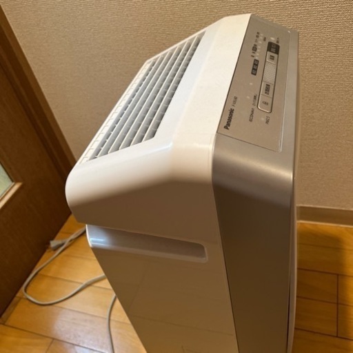 Panasonic空気清浄機　F-VXU40