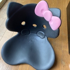 ハローキティ　骨盤矯正座椅子