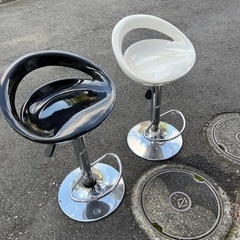 値下げ　昇降式カウンターチェアー2脚セット