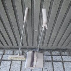「ほうき ちりとり」セット(試し掃きのみ＋新品未使用品)　分解組立式の画像