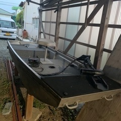 サベージ　アルミボート　バスボート　デッキ　フットエレキ付き