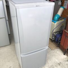 【動作保証あり】MITSUBISHI 2015年 MR-P15Z 146L 2ドア 冷凍冷蔵庫【管理KRR421】