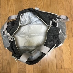 大きなボストンバックの画像