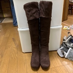 ニーハイブーツ