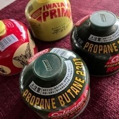 キャンプ　ガス　4缶の画像