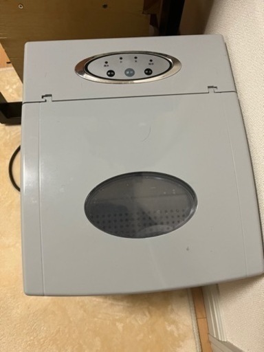 受け渡し者決定済　コンパクト製氷器