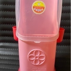 キッチンツールスタンド　蓋付き　爪楊枝入れ