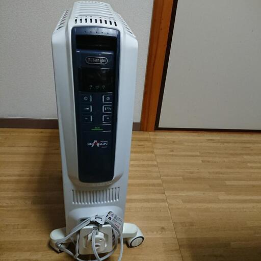デロンギオイルヒーター(TDDSO712BL1200W)【新品同様】