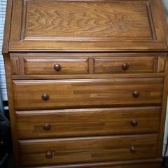 木製ライティングデスクの画像