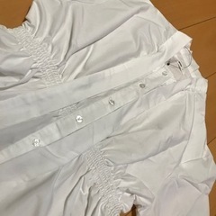 🉐新品未使用　レディースのブラウスの画像
