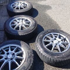 スタッドレスタイヤの画像