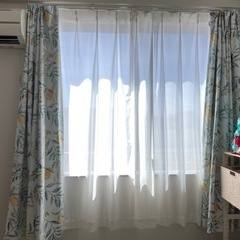 ニトリ 遮光カーテン4枚セットの画像