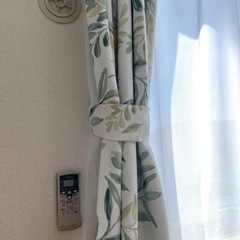 ニトリ 遮光カーテン4枚セットの画像