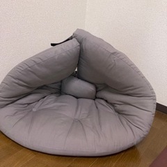 LOWYA 座椅子　グレー