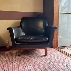 本革座椅子の画像