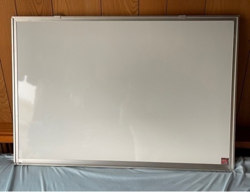 ホワイトボード 【60×90cm/壁掛け（マーカー付）】☆