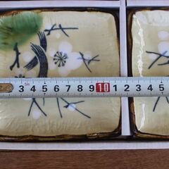 和食器/小皿・５枚組　（※新品未使用長期保管品につき箱の汚れが非常に目立ちます）の画像