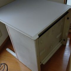 パソコンデスクの画像