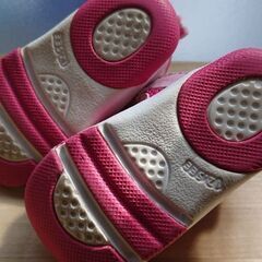 ZARA babyブーツ&ピンクサンダル 12.5の画像