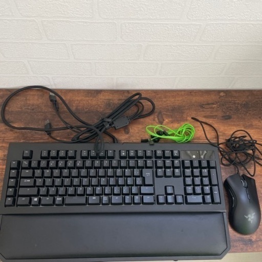 【中古】RAZER ゲーム用　キーボード　マウス　イヤホン【値下げしました】セット