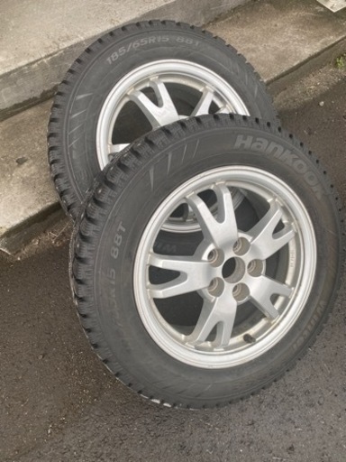 ハンコックスパイクタイヤ2本　プリウス  30