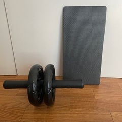 ほぼ未使用！腹筋ローラー膝用マット付きの画像