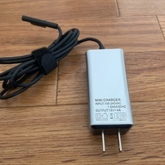 未使用！軽量surfaceシリーズ用充電器2m 箱つきの画像