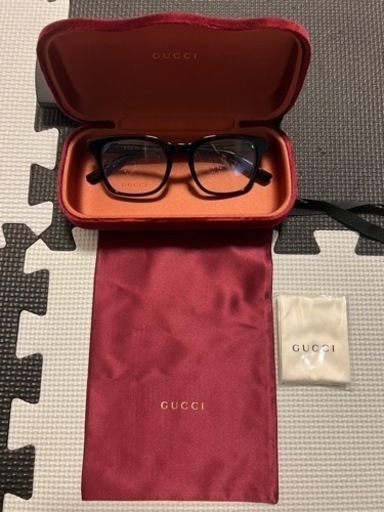GUCCI 黒縁メガネ【 度なし 】