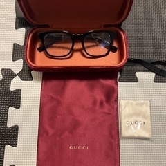 GUCCI 黒縁メガネ【 度なし 】