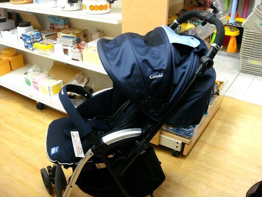 Combi コンビ ベビーカー オート４キャス ネムリエ 高機能 UF-650　１４３