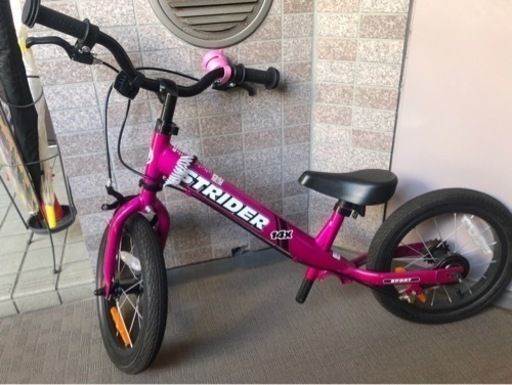 ストライダー　ペダル付属 フーシャピンク