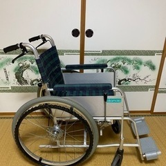 折りたたみ式　車椅子の画像