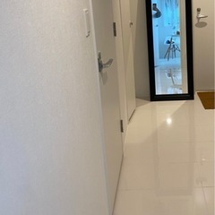 ブラックインテリアミラーの画像