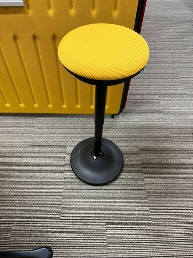 【美品】オカムラ　ピルエット ミーティングチェア　イエロー/ブラック